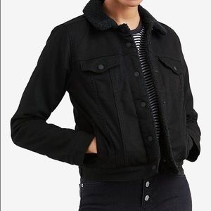 NWT Levi’s Women’s Black Sherpa Trucker Jacket